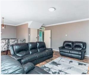 Townhouse For Sale in Corlett Gardens