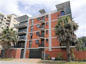 Humewood:  Modern 2 bed roomed sea facing apartment