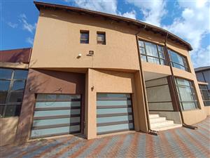 House For Sale in Valley View