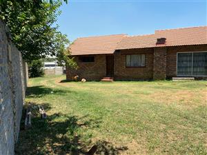 INVESTOR’S DREAM OR ULTIMATE LARGE FAMILY HOME – 8 BEDROOM PROPERTY IN BEDWORTHPARK!