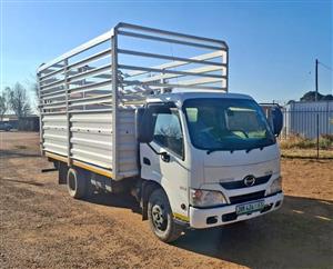 2017 Hino 300 614 Cage body truck / Cattle body Truck, 