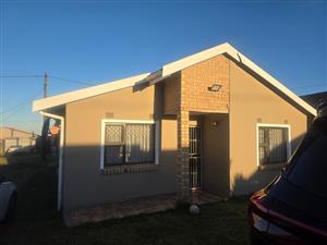 Charming 3-Bed, 2-Bath Home with Single Garage