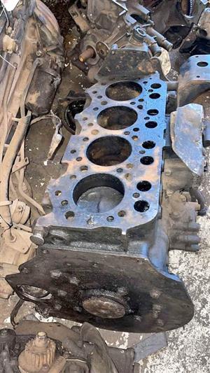 MITSUBISHI 4D30 BLOCK AND CRANK AVAILABLE