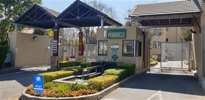 Spacious 2 bed 1 bath garden apartment in Douglasdale