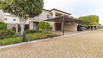 Townhouse For Sale in Parklands