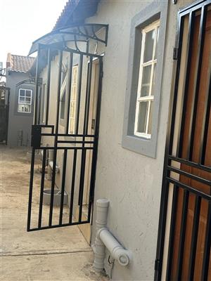 Room to let in Nelmapius ext 2