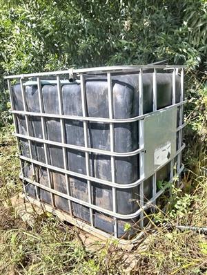 IBC Tank, Black 1200 Litres-Keeps water safe against algae