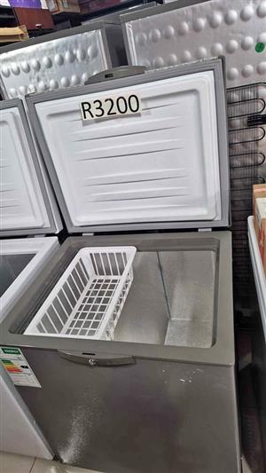 Defy 195L chest freezer M