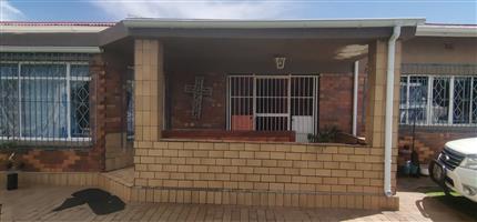 Cozy, well maintained 4 Bedroom home with heated pool in Brenthurst for an affordable price