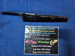 Land Rover Discovery 5 Left Front Door Trim