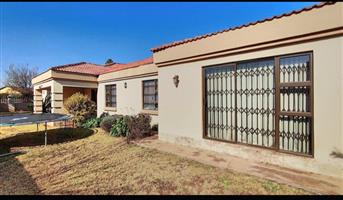  Ideal House for Family 