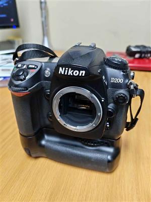 Nikon D200 camera - sold as is