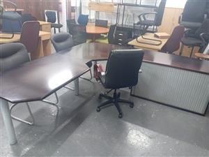 Executive office desk