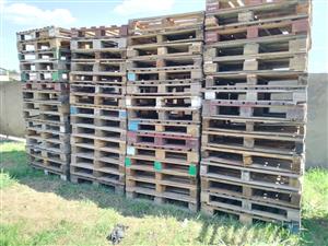 4-way refurbished wooden pallets 