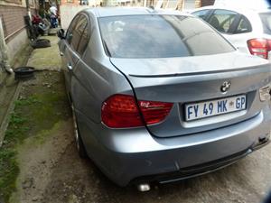 Currently stripping BMW 320I D E90 BLUE  