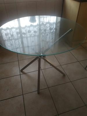 Round Glass Table and Chairs 