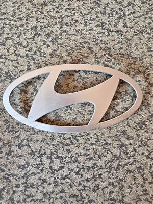 Genuine Hyundai Flat 2D Emblem  Badge (Used) 