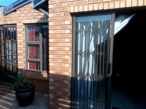 Spacious 2 bedroom house for sale in Tokoza