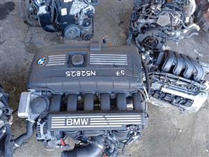 BMW E90 N52B25 ENGINES FOR SALE (BLACK TAPPET COVER)