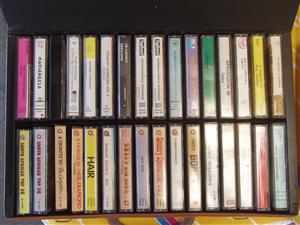 Cassettes Tapes - various artists - 32 tapes in good condition - in carry case 