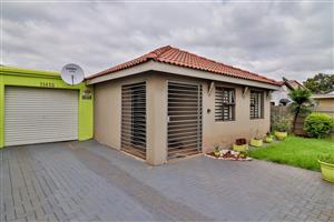 3 Bedroom house for sale in Lenasia Ext 13, Johannesburg