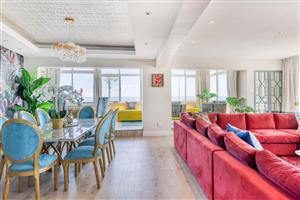 Sophisticated and stylish Beachfront apartment
