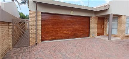 House For Sale in Sunward Park & Ext