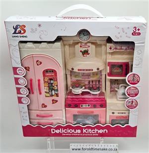 Simulation Kitchen Playset Designed to Develop Practical Skill with Accessories Montana Park