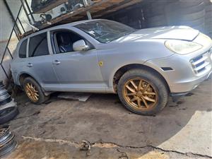 Porsche Cayenne station wagon 2007 model stripping for sparstripping for spares 