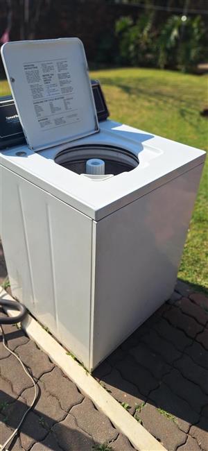 Speed Queen Heavy Duty Washing Machine – 7.5kg – Excellent Working Condition
