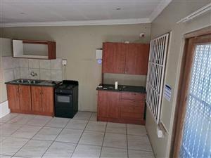 Bachelor flat ti rent