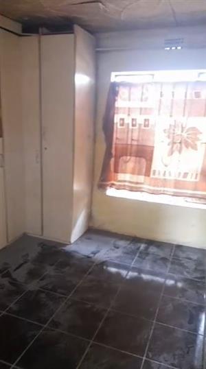 COMPACT ROOM TO RENT – KWANELE PROPER, KATLEHONG 