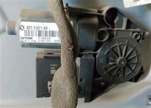 RENAULT MEGANE DCI LEFT FRONT WINDOW MECHANISM 