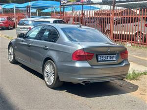 BMW 320i