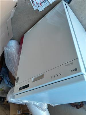 LG dishwasher for sale. Very good condition. 
