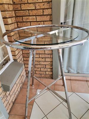 2 Chairs and clothes hanger stand