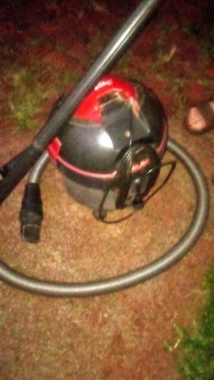 SEMI BROKEN VACUUM CLEANER FOR SAL