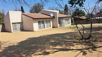3 Bedroom 2 Bathroom house for sale in Sasolburg
