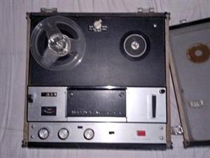  vintage Sony TC-105 (or TC-105A) Sony-o-Matic portable solid state reel to reel tape recorder 