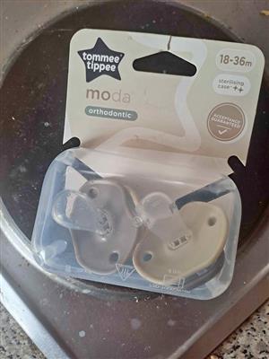 Tommee Tippee Dummies 18-36 months