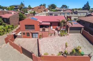 3 Bedrooms with built-in cupboards  Main bedroom with air conditioning & en-suite  2 Bathrooms  Family bathroom with bath
