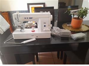 BERNINA Nina 1600P Professional Long Arm Quilting Machine