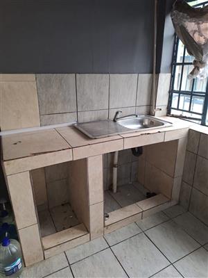 2 Bedroom Cottage To Let – 7th Avenue, Bez Valley, Johannesburg  