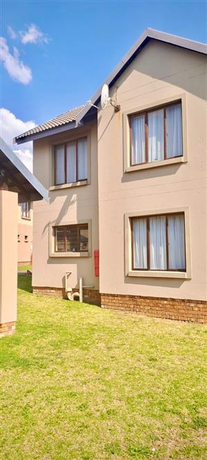 2 BEDROOM DOUBLE STOREY SPACIOUS UNIT FOR SALE IN A SECURE COMPLEX!!!