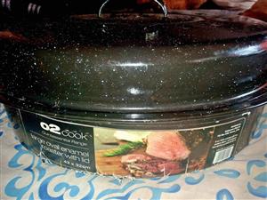 Roaster with lid brand new