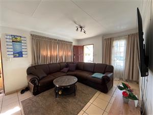 Cozy Comfort in a Secure Gated Community – Your Perfect Starter Home!