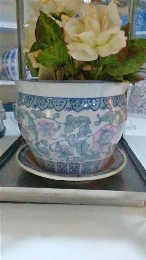 ABSOLUTELY GORGEOUS PLANTER - BRAND NEW- CRESTA RANDBURG  WHATSAPP A LOVELY GIFT IDEA