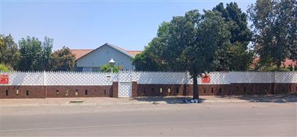 House For Sale in Brackenhurst