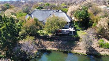 Luxury Wildlife Estate Living – 5-Bedroom Home with Pool & Views
