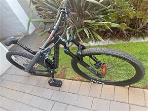 Scott Spark 940 29er Dual Suspension – FOX Suspension – Like New